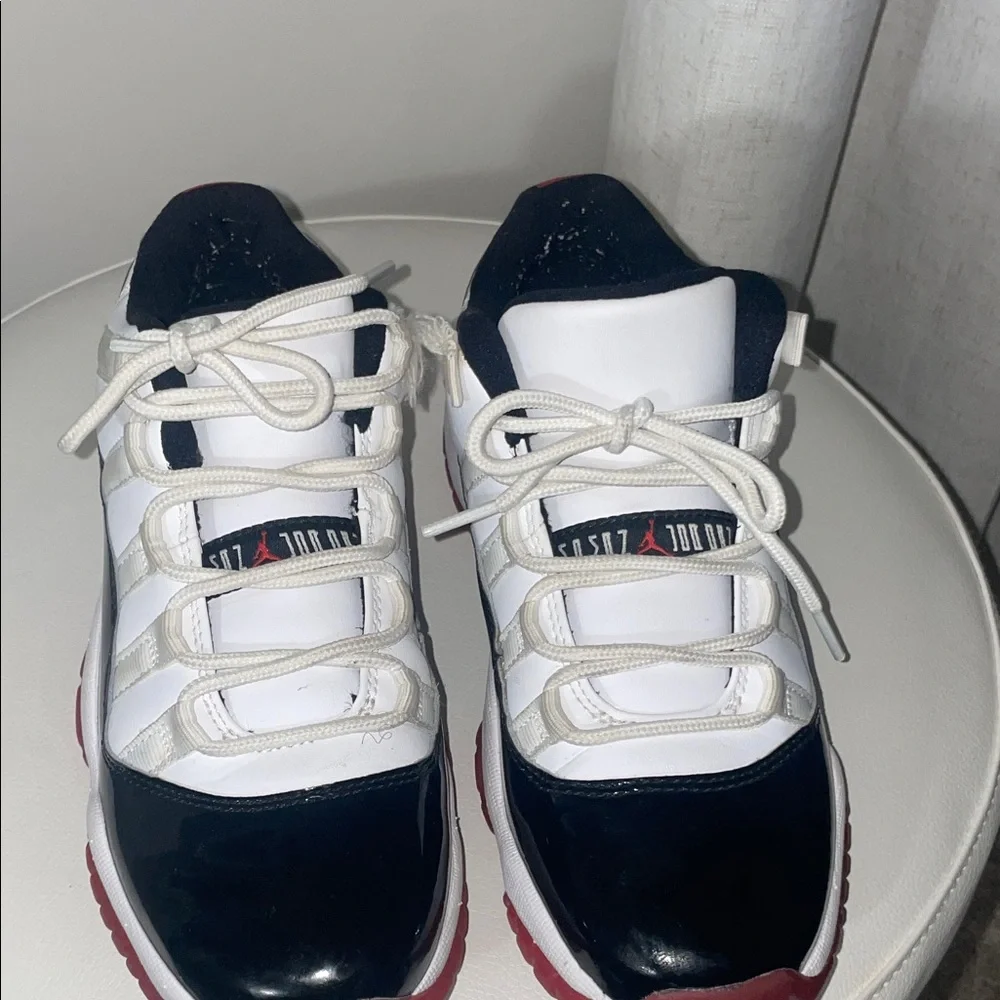 Nike Air Jordan 11 Retro Low 